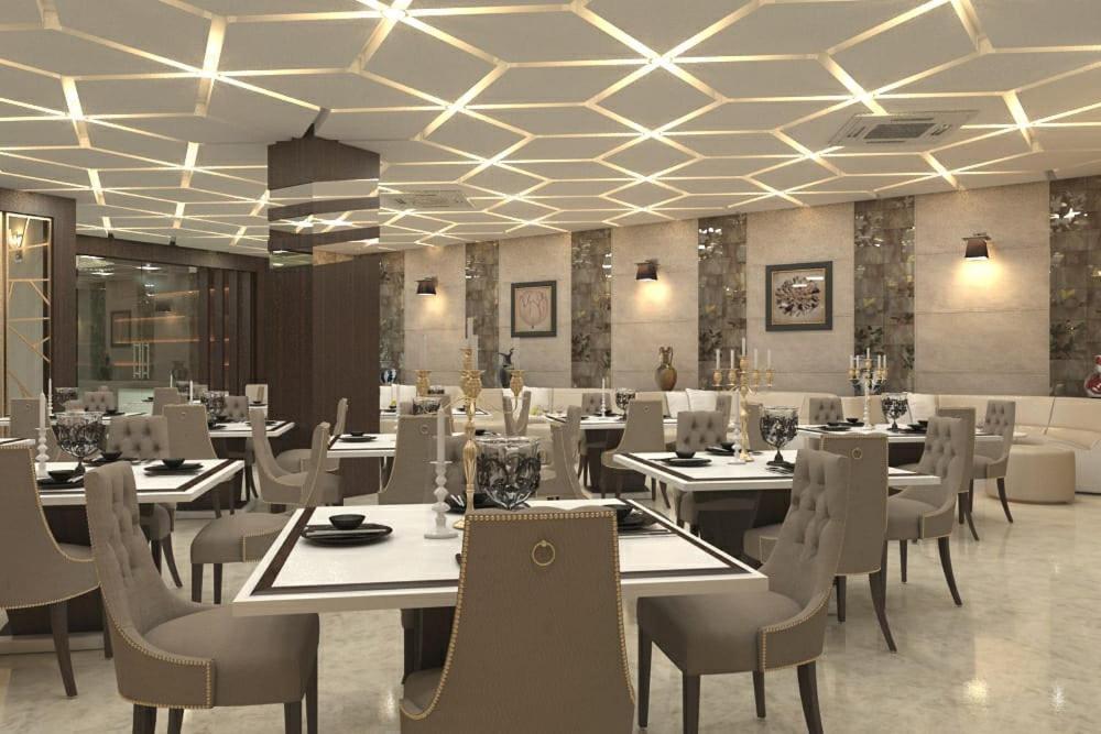 Hotel Yuvraj Grand Jabalpur Exterior photo