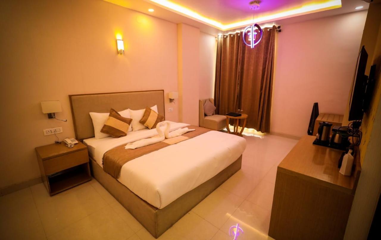 Hotel Yuvraj Grand Jabalpur Exterior photo